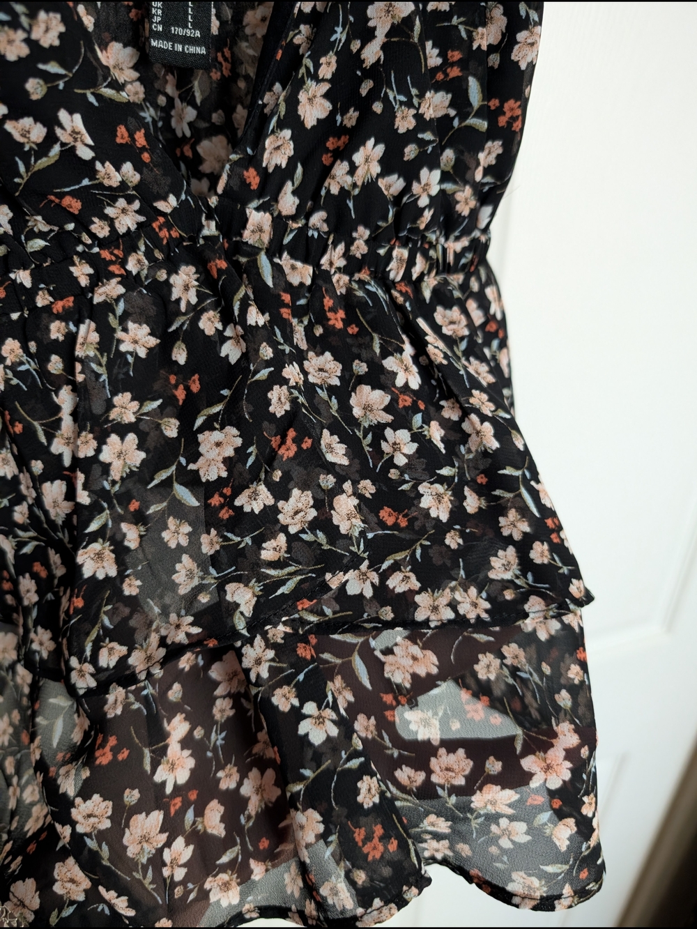 Forever 21 Black Floral Ruffled Spaghetti Strap Camisole - Picture 3 of 4